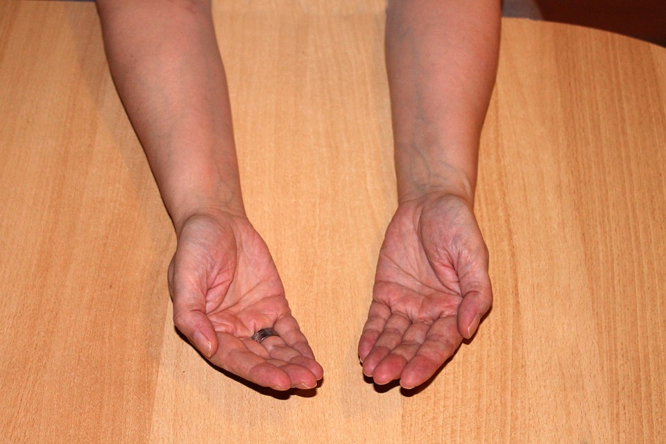 hands-247138_960_720 (1)